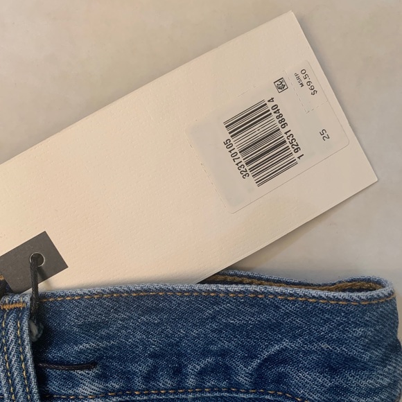 Levi’s mid rise 501 short size 25 NWT - Picture 3 of 3